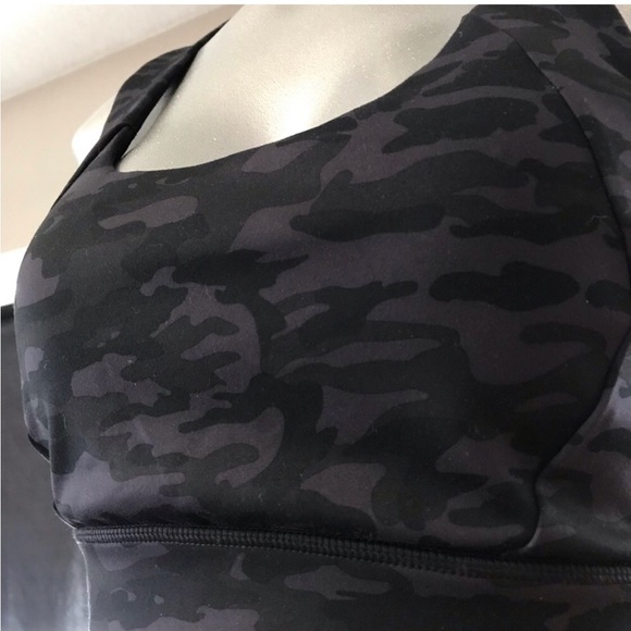 4 For 25$ Black Camouflage Sports Bra. Size Medium. - Picture 3 of 6